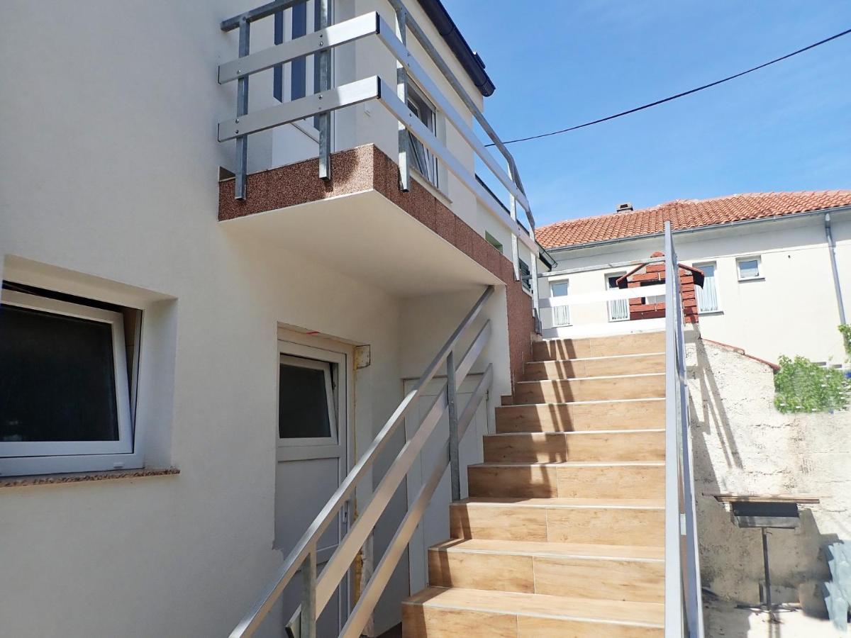 Apartment Maca Стариград-Пакленица Екстериор снимка
